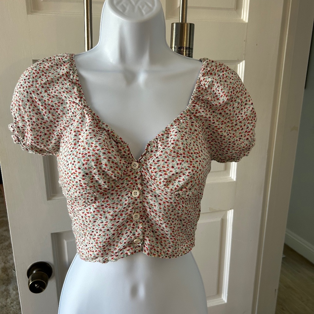 Princess Polly Floral Short Sleeve Size Small Button Down Crop Top